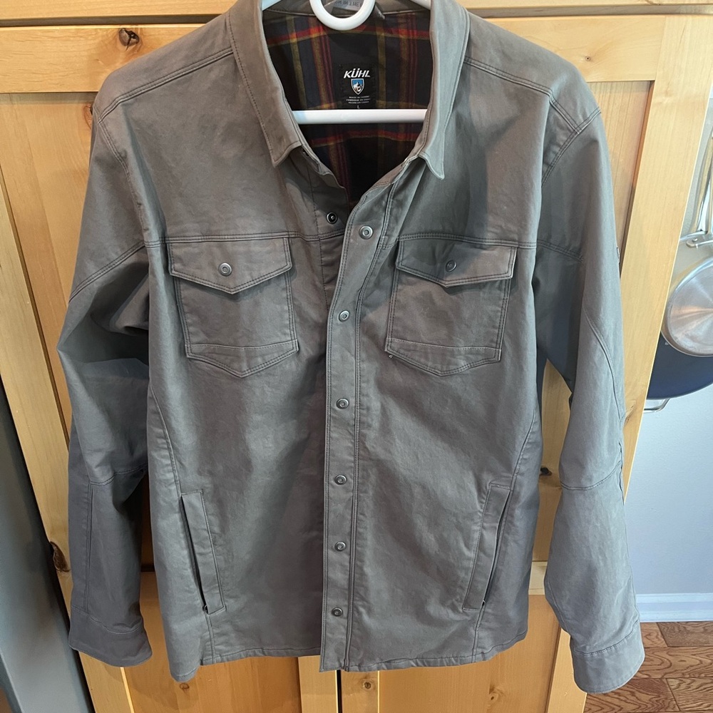 Men’s Kuhl styling shirt-jac, flannel lined, lotsa cool features!